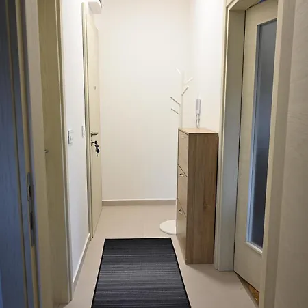 Shine 29 Apartment